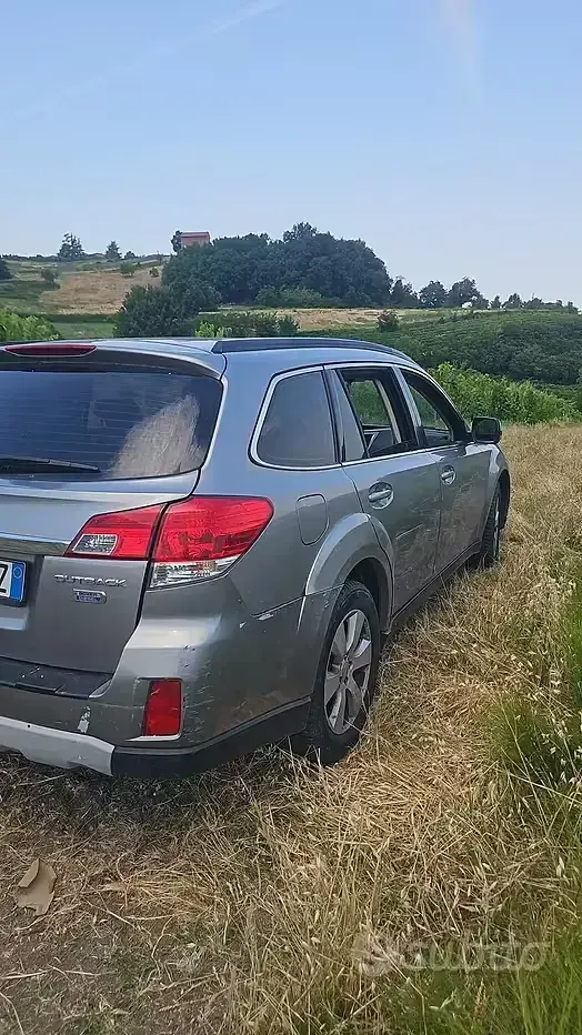 Usata Subaru Outback 150 CV (110 kW) 2011 Bluazzurro Station wagon