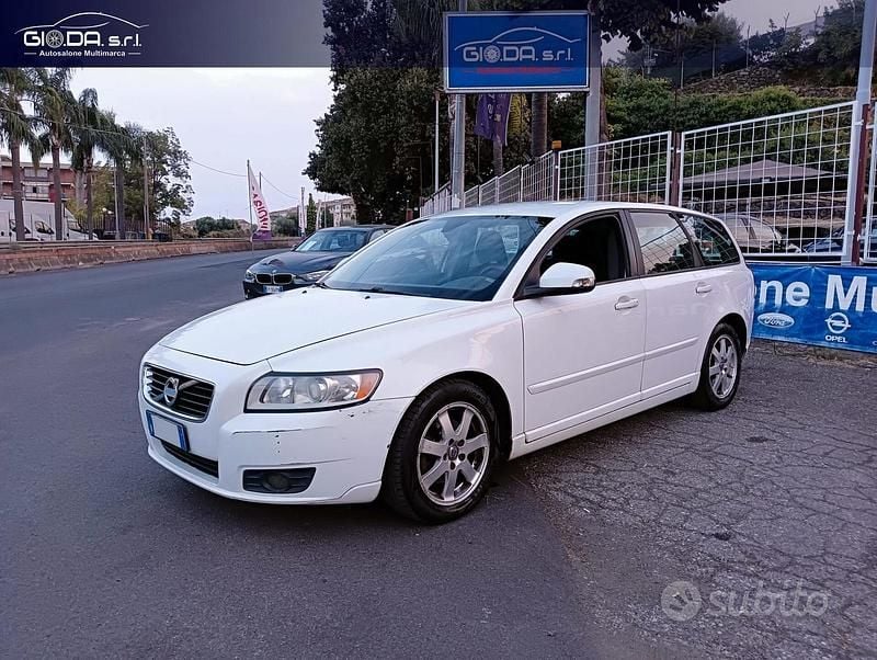 Usata Volvo V50 Kinetic 177 CV (130 kW) 2011 Bianco Station wagon