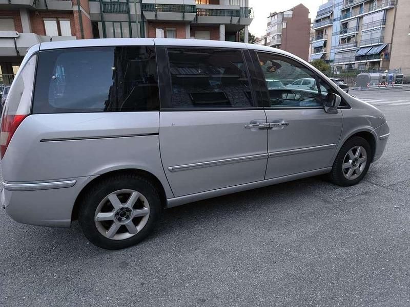 Usata Lancia Phedra 128 CV (94 kW) 2002 Monovolume