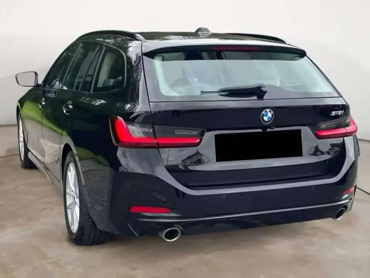 Usata BMW 318 156 CV (114 kW) 2024 Nero tinta unita Station wagon