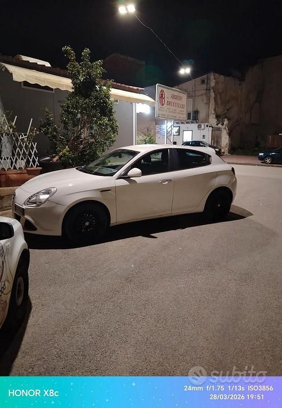 Usata Alfa Romeo Giulietta 105 CV (77 kW) 2011 Bianco Utilitaria