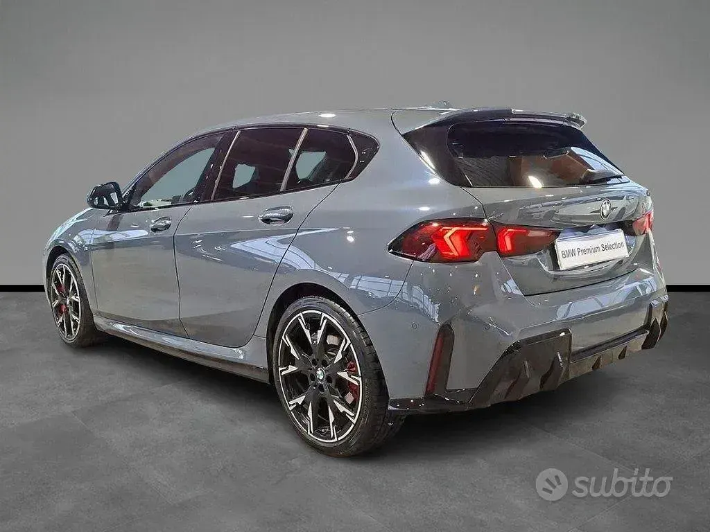 Usata BMW 118 M Sport 150 CV (110 kW) 2025 Grigio / metallizzato Utilitaria