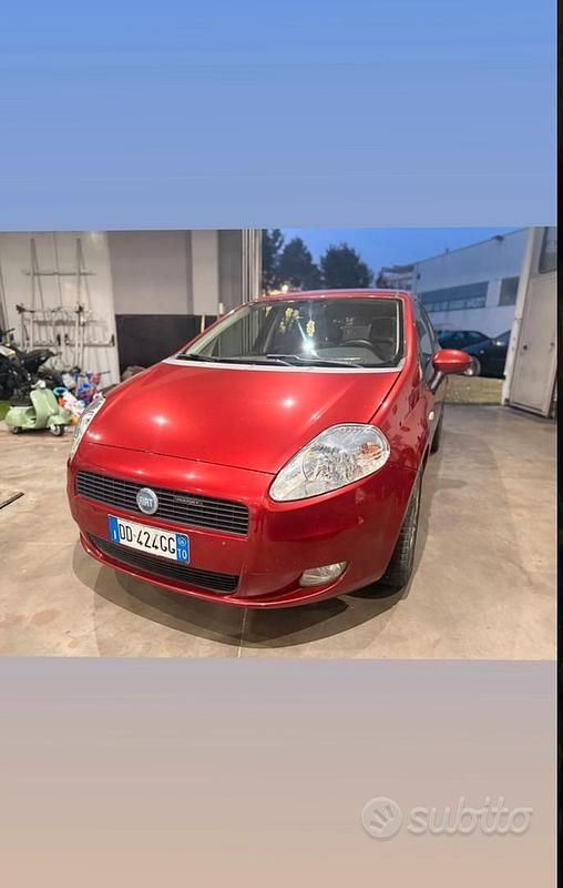 Usata Fiat Grande Punto 90 CV (66 kW) 2006 Rosso Utilitaria