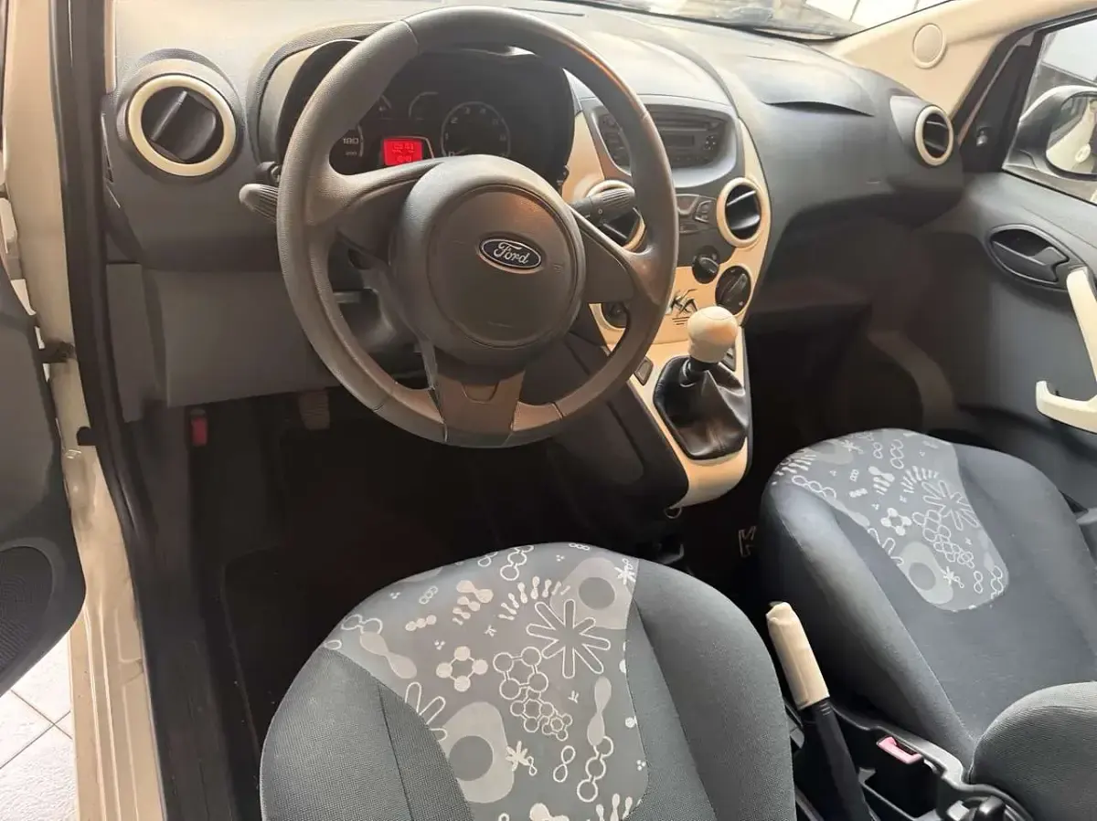 Usata Ford Ka Titanium S 75 CV (55 kW) 2013 Bianco Utilitaria