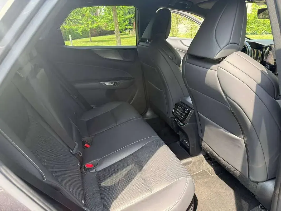Usata Lexus NX450h+ Sport Line 185 CV (136 kW) 2023 Grigio SUV