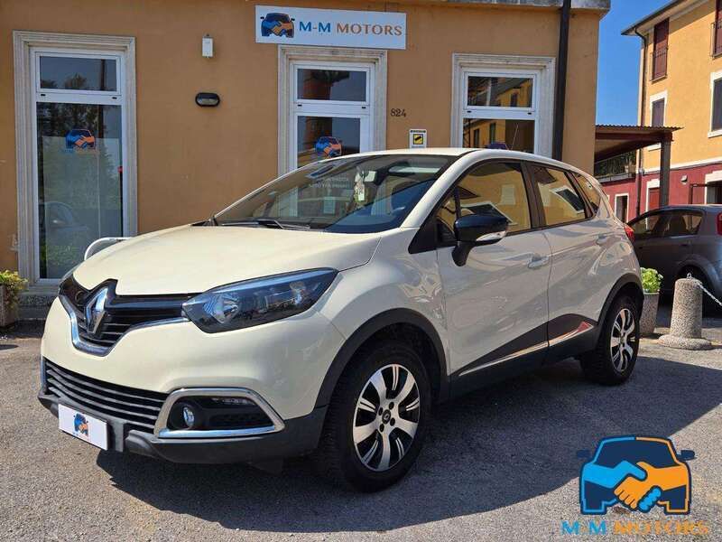 Usata Renault Captur Life 90 CV (66 kW) 2016 Beige SUV