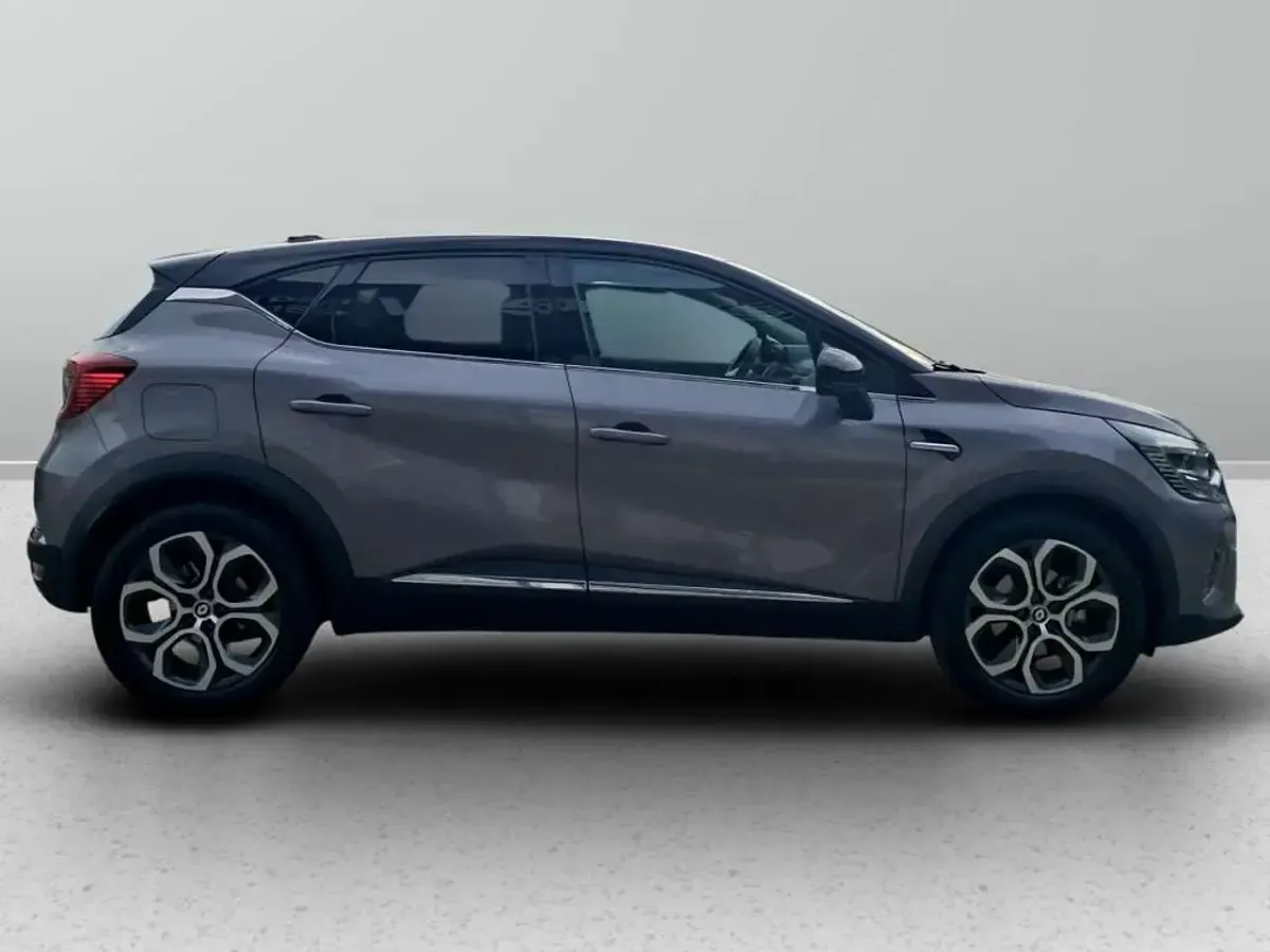 Usata Renault Captur Techno 143 CV (105 kW) 2023 Blu SUV