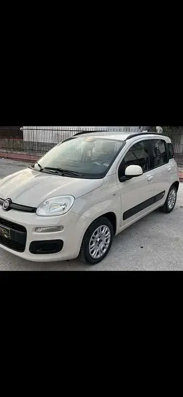 Usata Fiat Panda Lounge 75 CV (55 kW) 2015 Beige Utilitaria