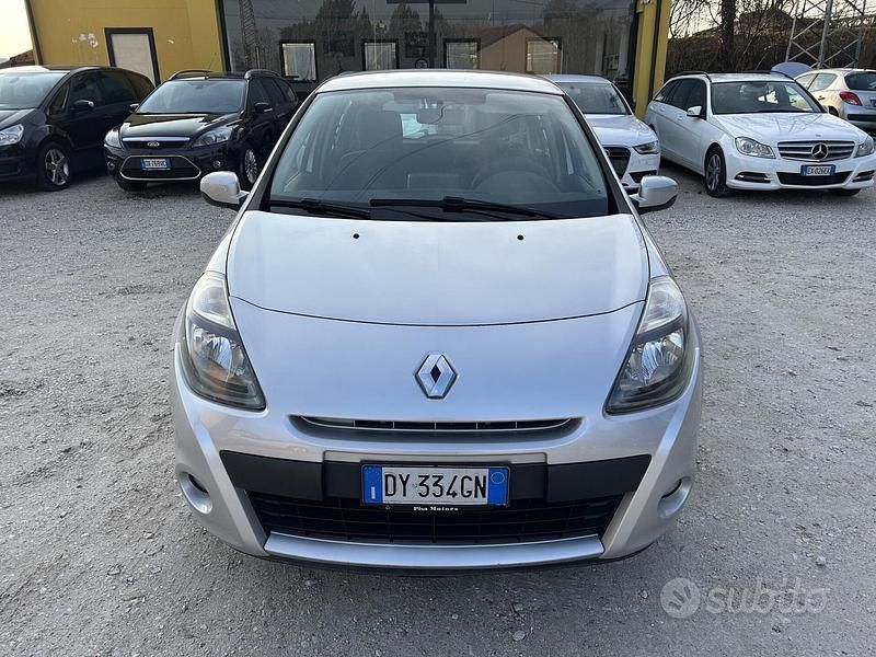 Usata Renault Clio II 75 CV (55 kW) 2009 Nero Utilitaria