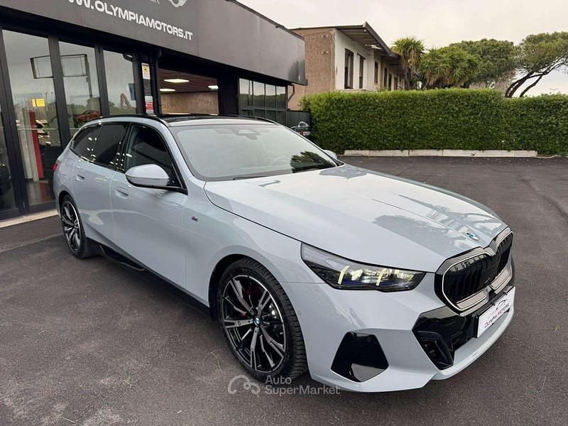 Begagnad BMW 520 M Sport 197 HK (144 kW) 2024 Svart Kombi