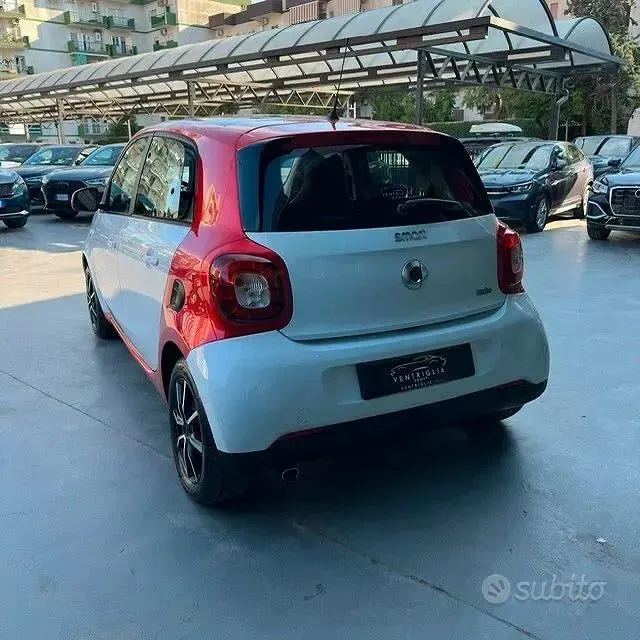 Usata Smart ForFour Passion 90 CV (66 kW) 2016 Bianco Utilitaria