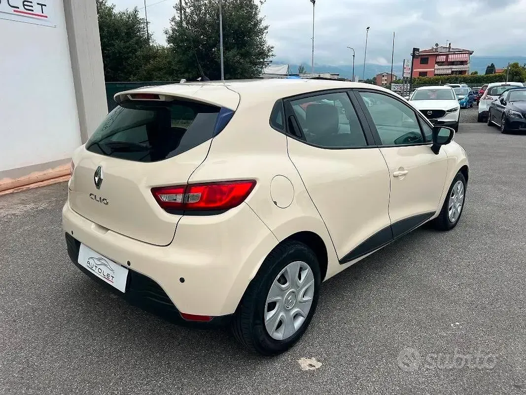 Usata Renault Clio IV 75 CV (55 kW) 2015 Beige Berlina