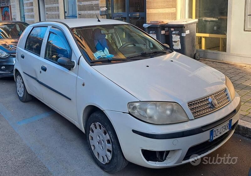 Bianco Usata 2009 Fiat Punto Due volumi | 1499 € (Buon prezzo) - Immagine 1/4