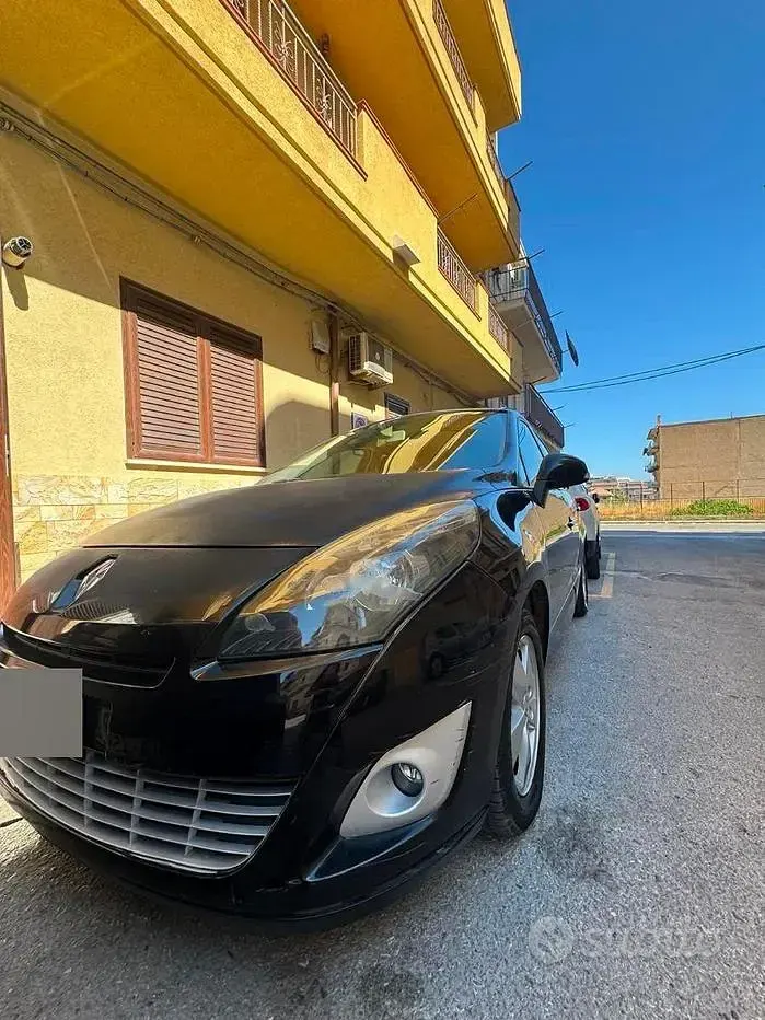 Usata Renault Scénic III 110 CV (80 kW) 2011 Nero Monovolume