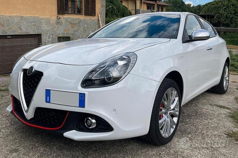 Usata Alfa Romeo Giulietta Distinctive 150 CV (110 kW) 2017 Bianco Utilitaria