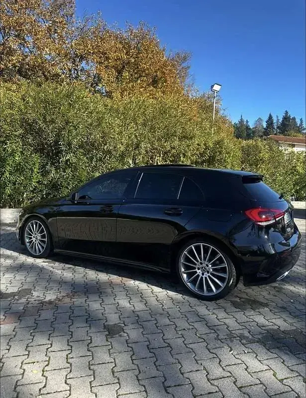 Usata Mercedes A180 Premium 136 CV (100 kW) 2019 Nero Berlina