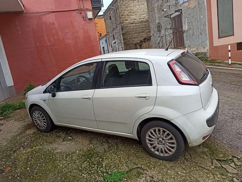 Usata Fiat Punto Evo Dynamic 65 CV (47 kW) 2010 Utilitaria
