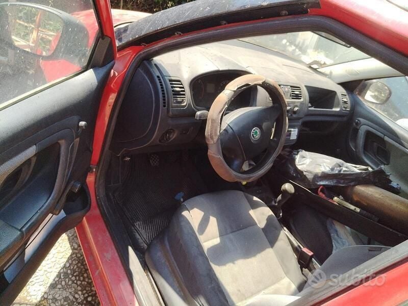 Usata Skoda Fabia 64 CV (47 kW) 2007 Rosso Utilitaria