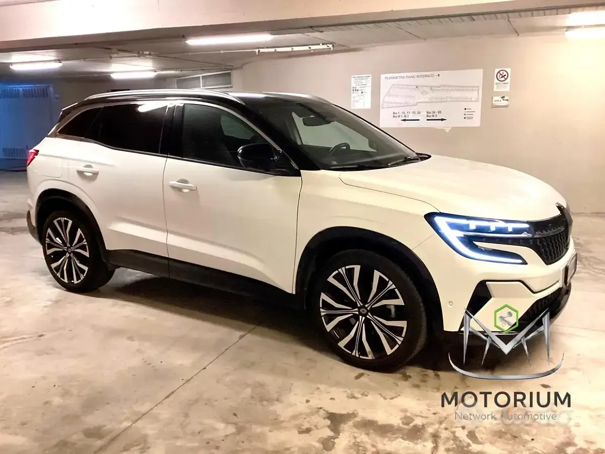 Usata Renault Austral Iconic 131 CV (96 kW) 2023 Bianco SUV