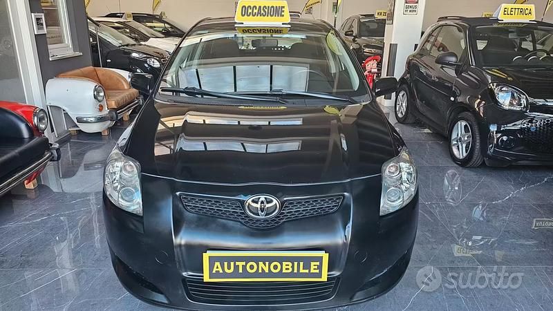 Usata Toyota Auris Sol 97 CV (71 kW) 2007 Nero Utilitaria