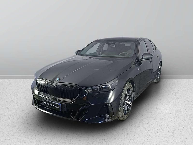 Nero Usata 2024 BMW 520 M Sport Tre volumi | 56.900 € (Cara) - Immagine 1/4