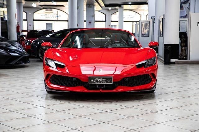 Usata Ferrari 296 829 CV (609 kW) 2024 Rosso Cabrio