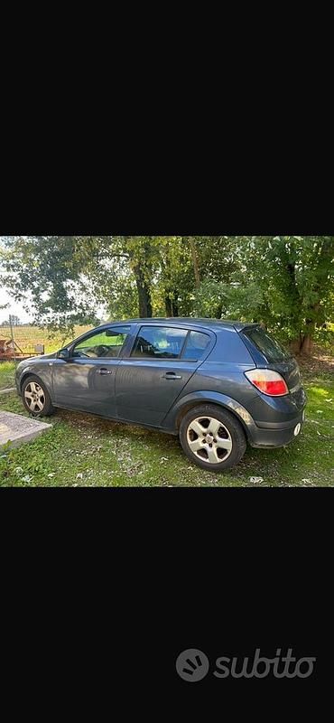 Usata Opel Astra 101 CV (74 kW) 2006 Blu