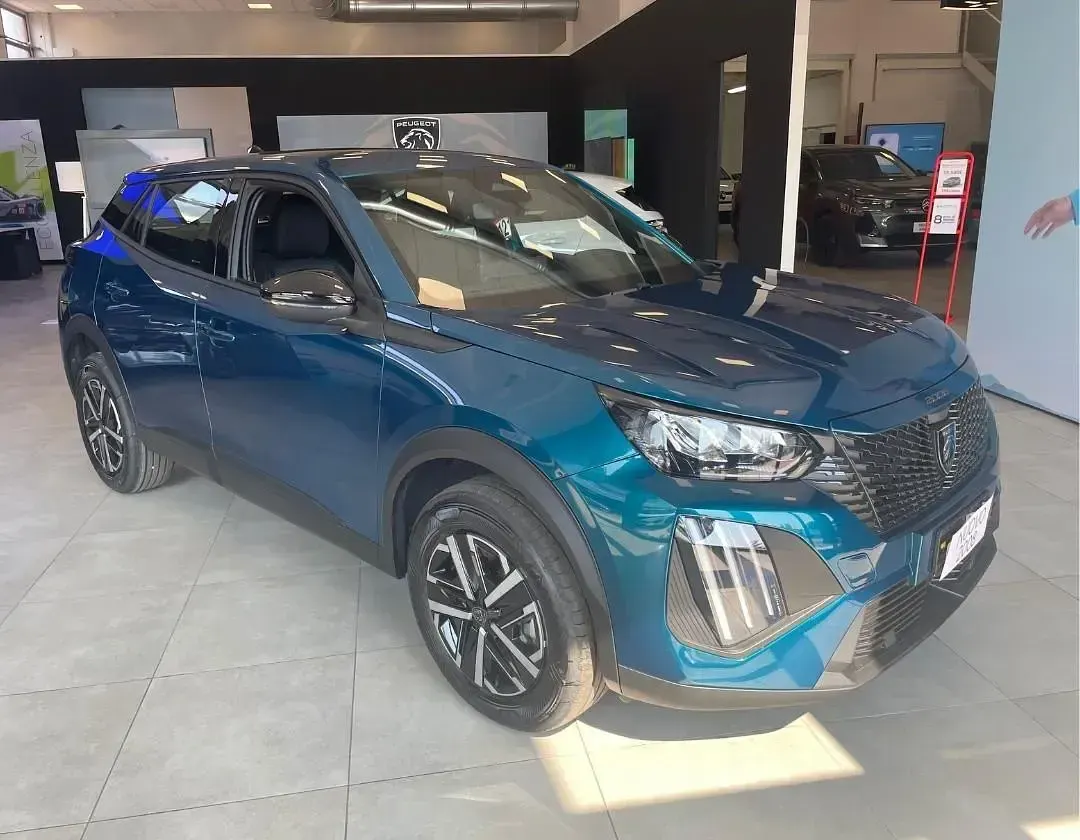 Nuova Peugeot 2008 Style 136 CV (100 kW) 2026 Blu SUV