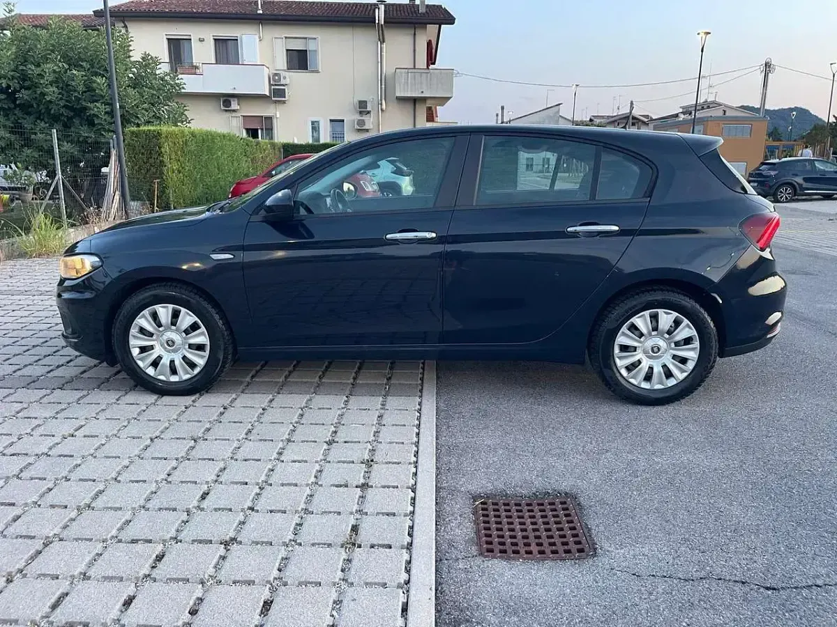 Usata Fiat Tipo Easy 120 CV (88 kW) 2018 Blu/azzurro Berlina