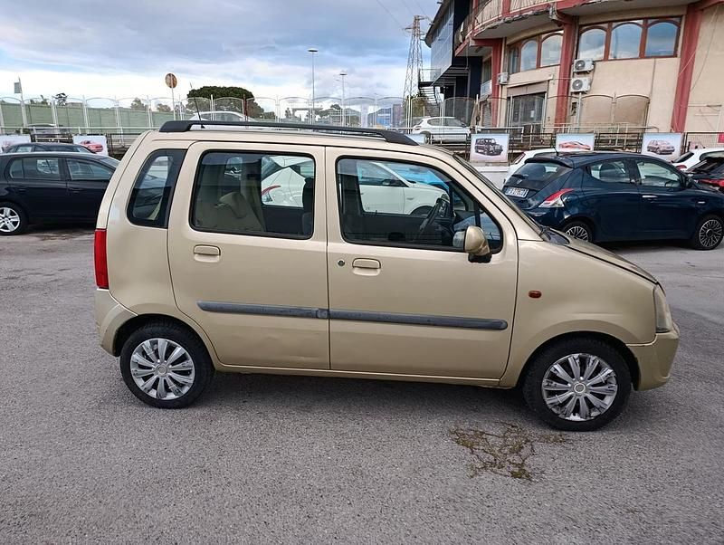Usata Opel Agila Njoy 74 CV (54 kW) 2004 Grigio Monovolume
