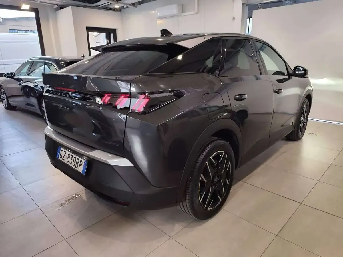 Usata Peugeot 3008 Allure 145 CV (106 kW) 2025 Grigio titanio SUV