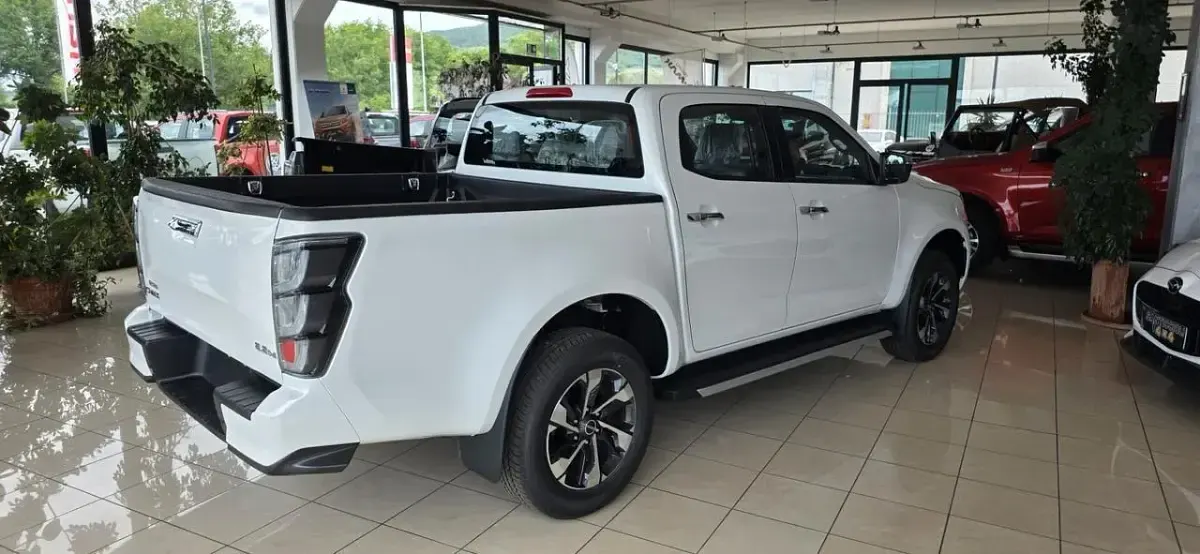 Nuova Isuzu D-Max 164 CV (120 kW) 2026 Bianco Pick-up