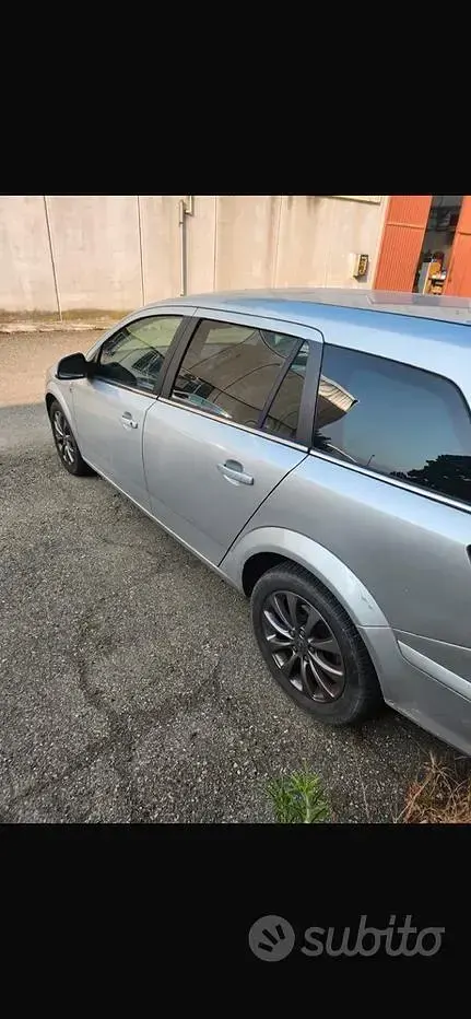 Usata Opel Astra 110 CV (80 kW) 2010 Grigio Station wagon