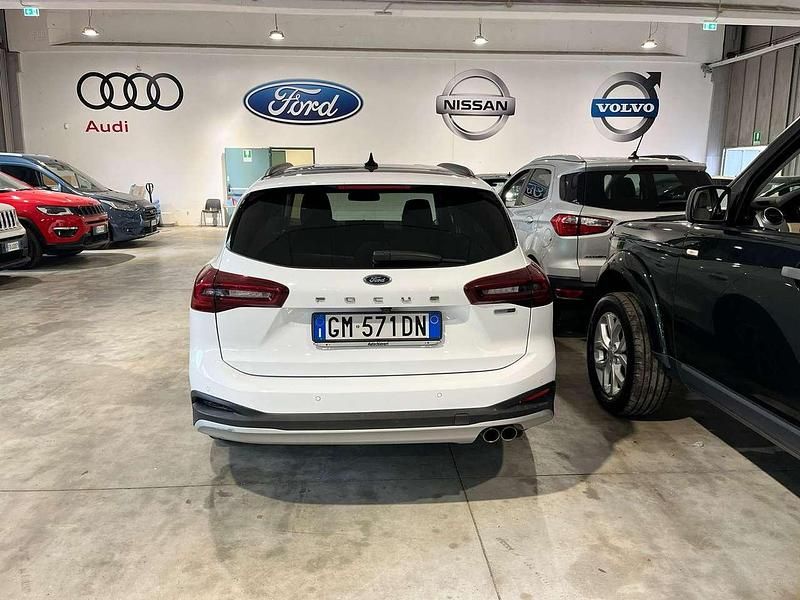 Usata Ford Focus Active 125 CV (91 kW) 2023 Frozen white Station wagon