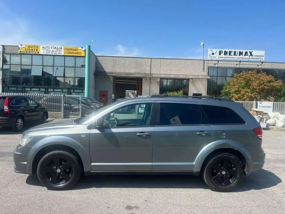 Usata Dodge Journey 140 CV (102 kW) 2010 Grigio SUV
