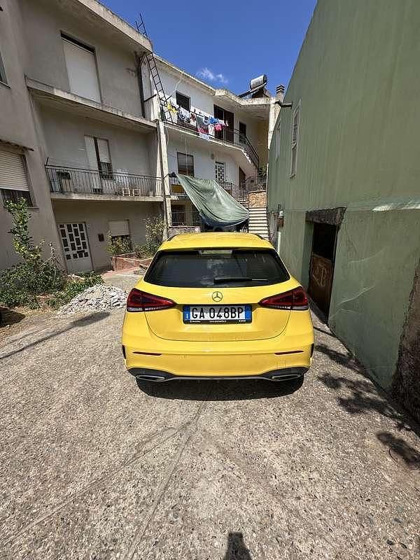 Usata Mercedes 180 Premium 116 CV (85 kW) 2020 Giallo Berlina