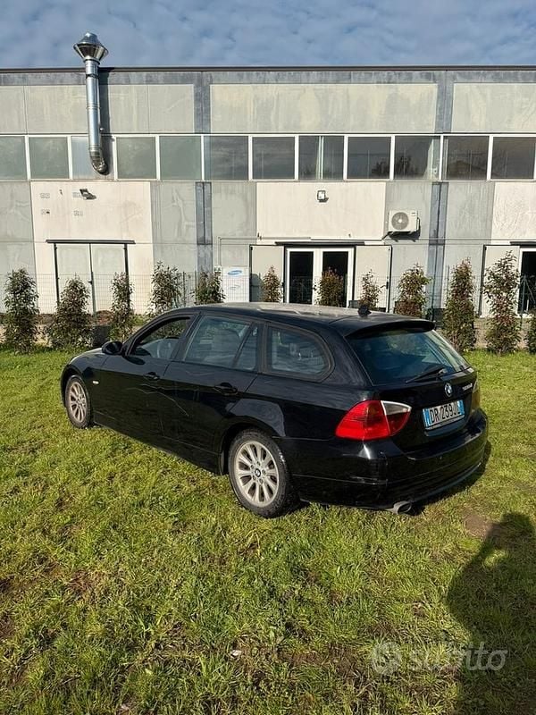 Usata BMW 320 177 CV (130 kW) 2008 Nero Station wagon