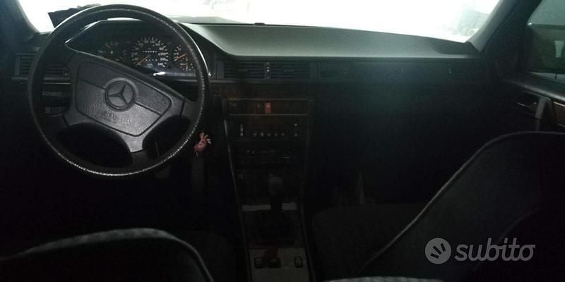 Usata Mercedes E200 1993 Berlina