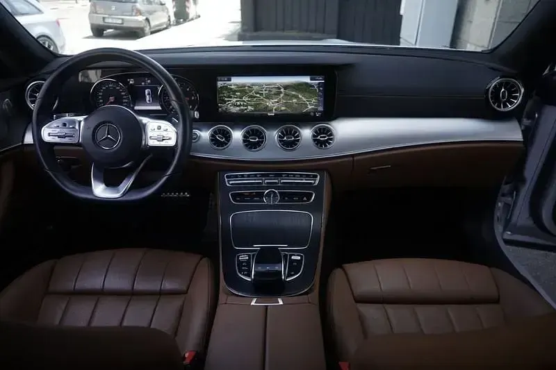 Usata Mercedes E220 Premium 194 CV (142 kW) 2020 Argento Coupé