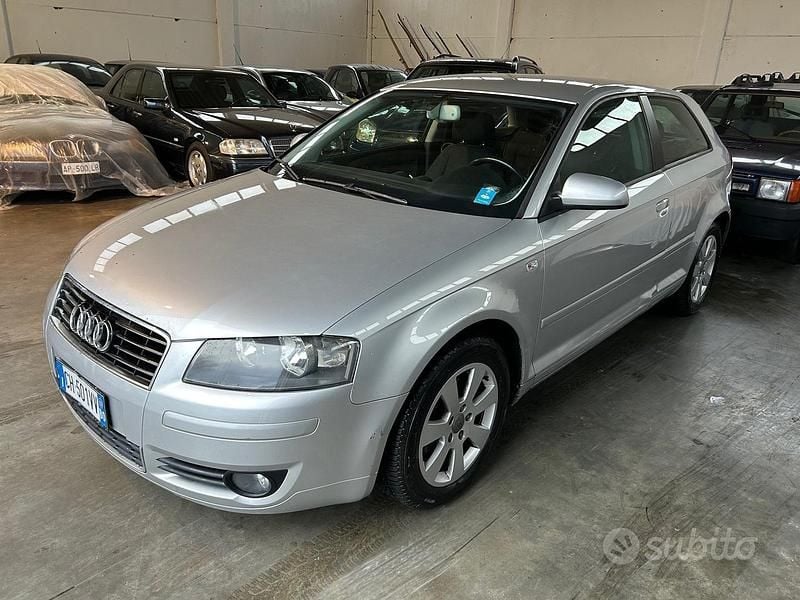 Argento Usata 2003 Audi A3 Tre volumi | 3900 € (Buon prezzo) - Immagine 1/4