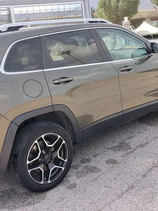 Usata Jeep Cherokee Limited 200 CV (147 kW) 2014 SUV