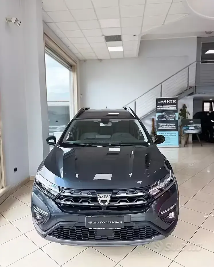 Käytetty Dacia Jogger Extreme 101 HP (74 kW) 2022 Harmaa Tila-auto