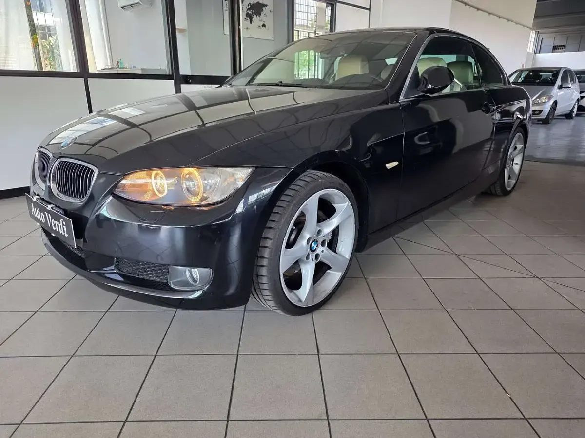 Usata BMW 325 218 CV (160 kW) 2007 Nero Cabrio