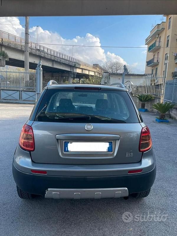 Usata Fiat Sedici 135 CV (99 kW) 2009 Grigio SUV