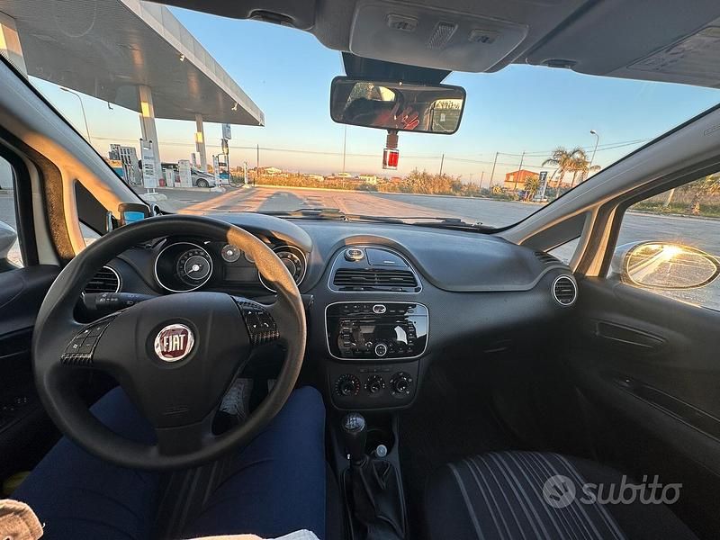 Usata Fiat Punto Evo 85 CV (62 kW) 2012 Bianco Utilitaria