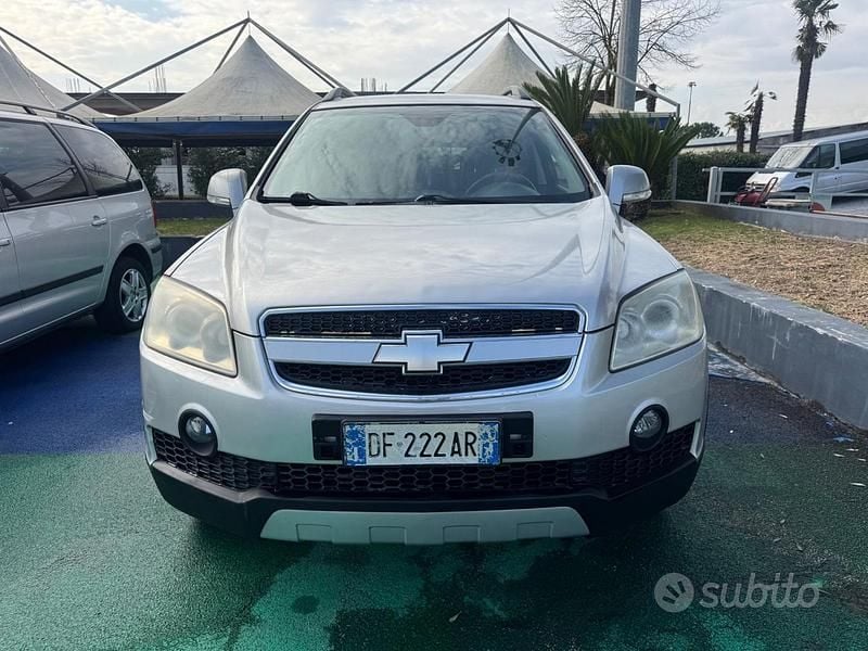 Usata Chevrolet Captiva 150 CV (110 kW) 2007 Grigio SUV