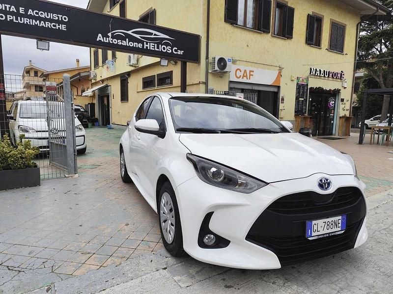 Usata Toyota Yaris Hybrid Active 92 CV (67 kW) 2022 Other Berlina