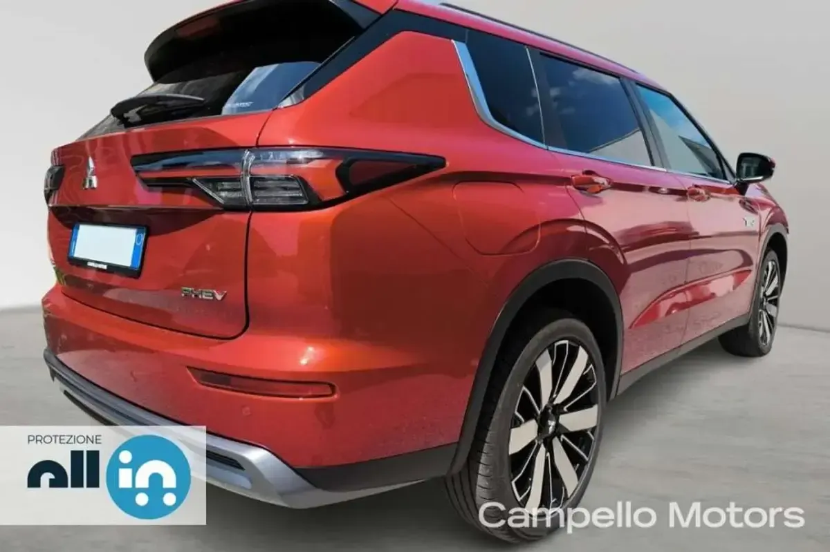 Nuova Mitsubishi Outlander P-HEV Intense 136 CV (100 kW) 2026 Rosso