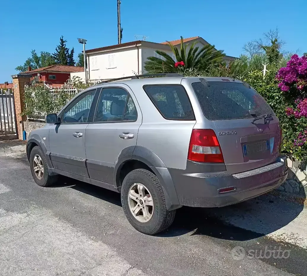 Usata Kia Sorento 140 CV (102 kW) 2002 Grigio SUV