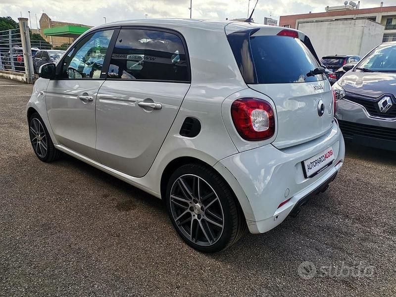 Usata Smart ForFour Brabus 110 CV (80 kW) 2018 Bianco Utilitaria